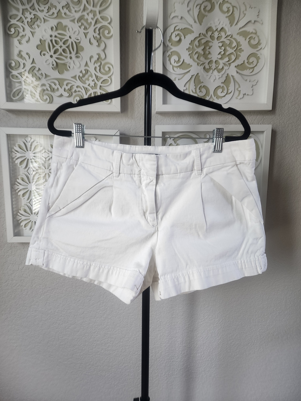 BCBGMaxAzria White Tailored Cotton Shorts
